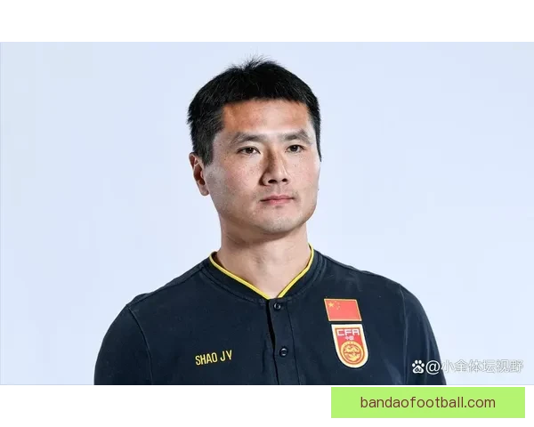 国足全新战袍震撼亮相邵佳一亲临现场助阵